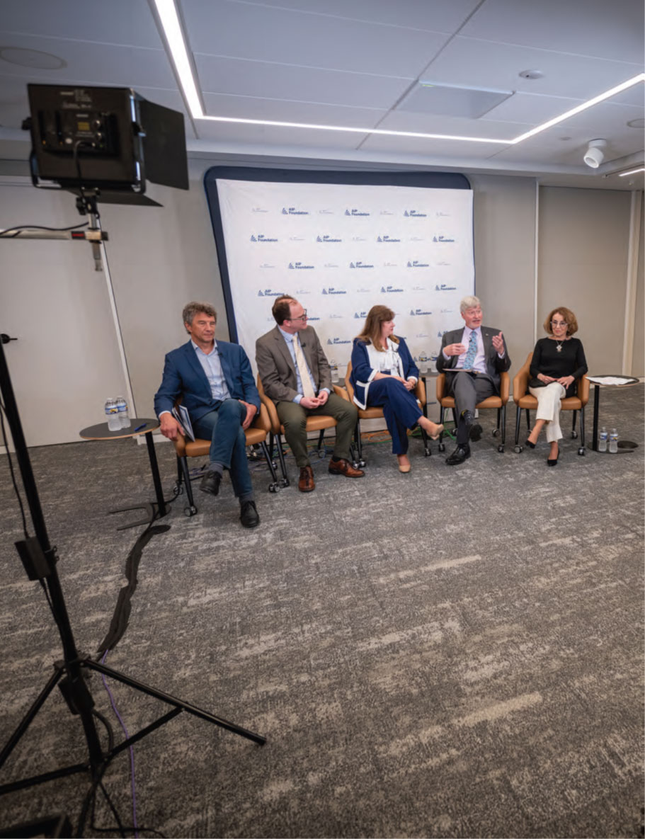 France Córdova, Valerie Browning, Walter Copan, Evgeni Gousev και Jesse Thaler